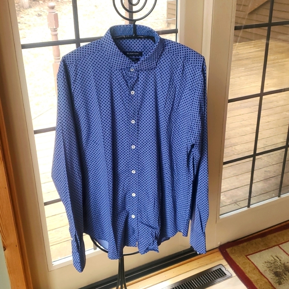 Bugatchi Shaped Fit Button‎ Down 93% Nylon & 7% Spandex Blue Diamond Sz L Shirt
